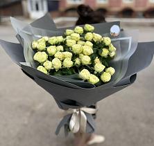 Букет Белые кустовые розы Солинеро в Удачном