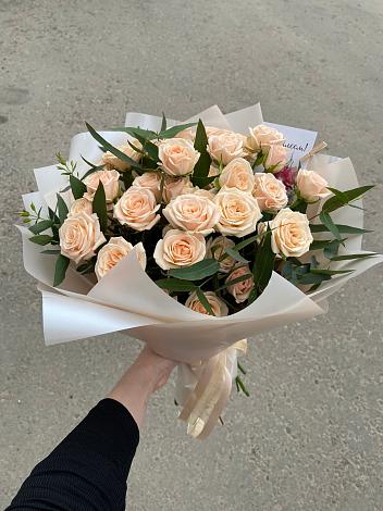 Букет Кремовые розы Латте в Удачном